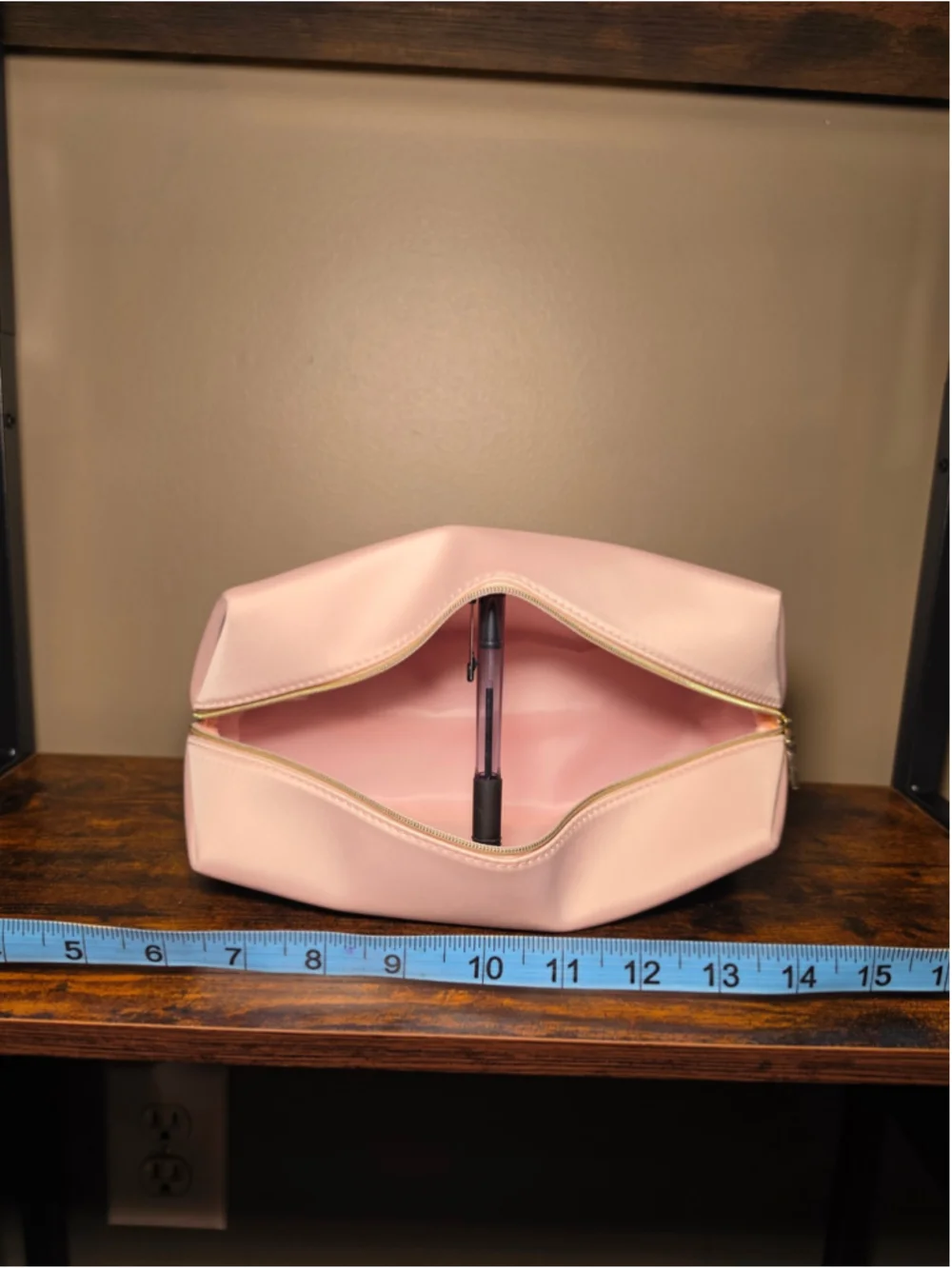 🚨LOW START Coach Cosmetic Bag Pink with Gold Hardware - Picture 7 of 8